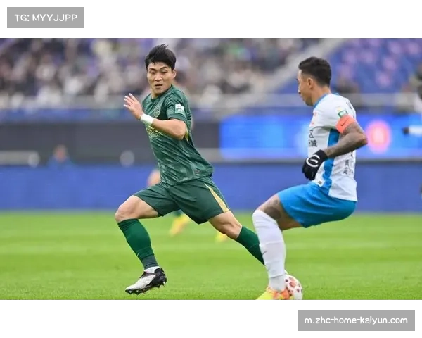 青岛西海岸五后卫链式防守 郑智战术安排成功限制浙江队地面渗透